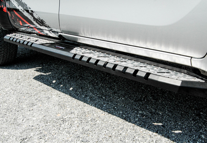 Nerf Step Bars & Running Boards